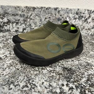 OOFOS OOmg eeZee Mid Men’s 9 Recovery Shoes Slip-On Green Comfort Sneakers